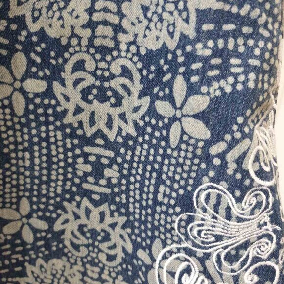 Free People Blue Floral Jeans Flare Style Fashion Women Casual Wear - Picture 6 of 8